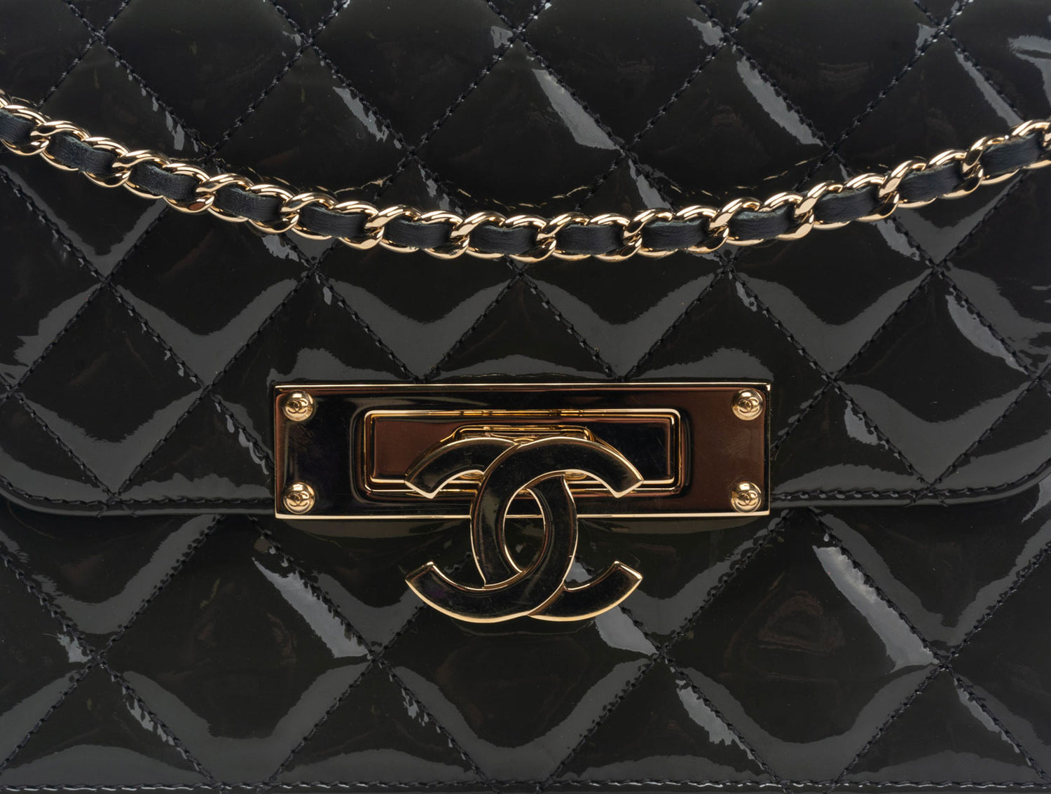 Chanel Golden Class Clasp Detail