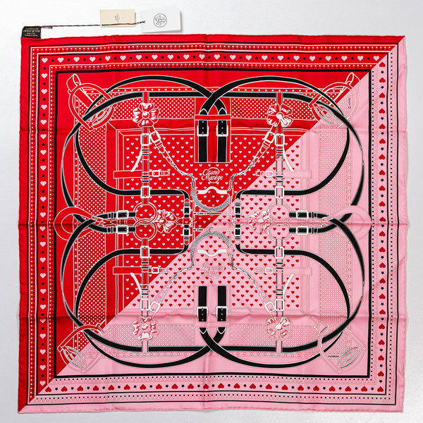 Hermès "Grand Manege" Scarf 70 with Heart Box