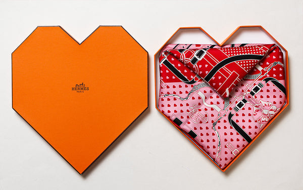 Hermès "Grand Manege" Scarf 70 with Heart Box