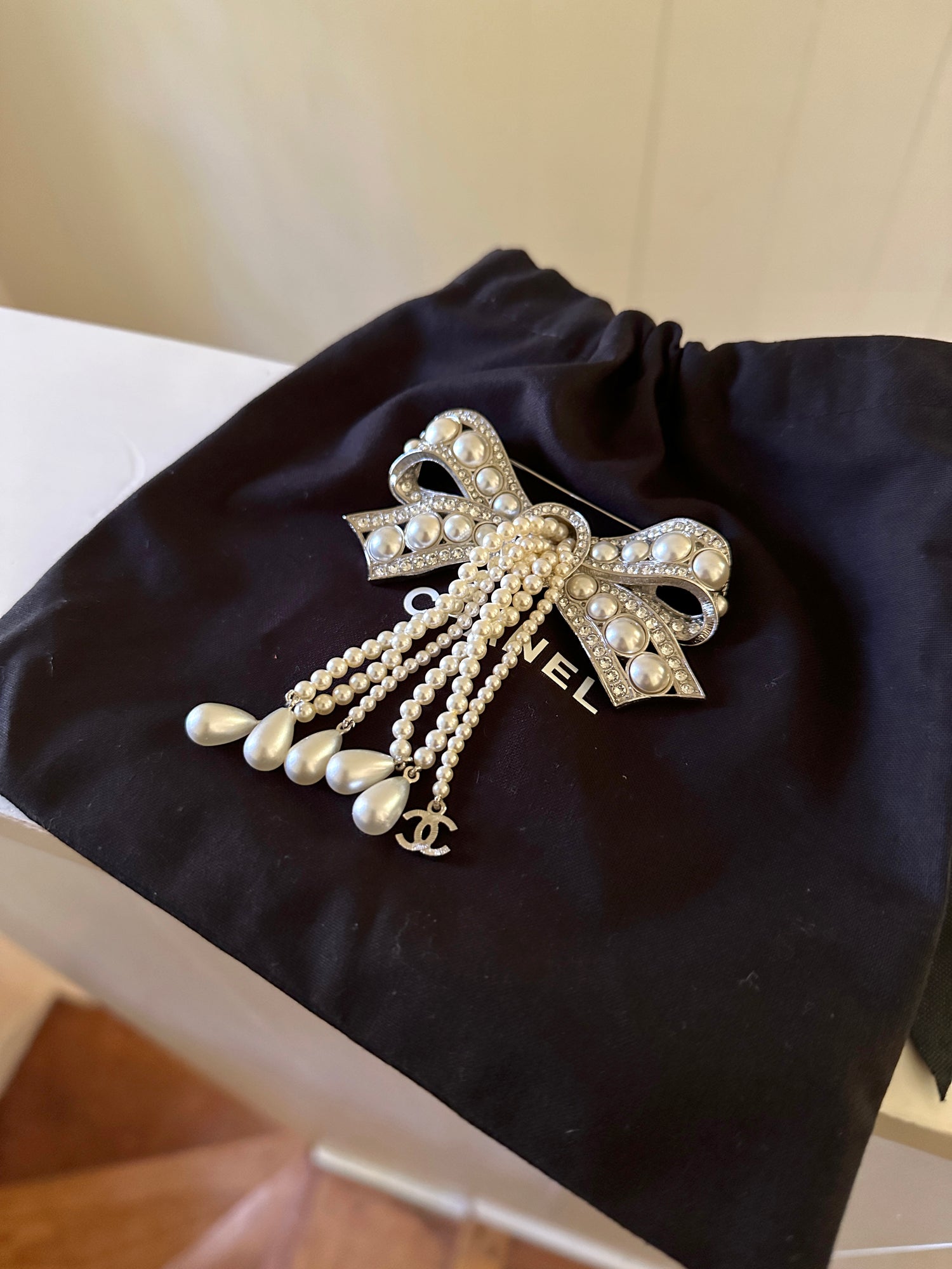 Chanel Faux Pearl &amp; Strass Bow Brooch