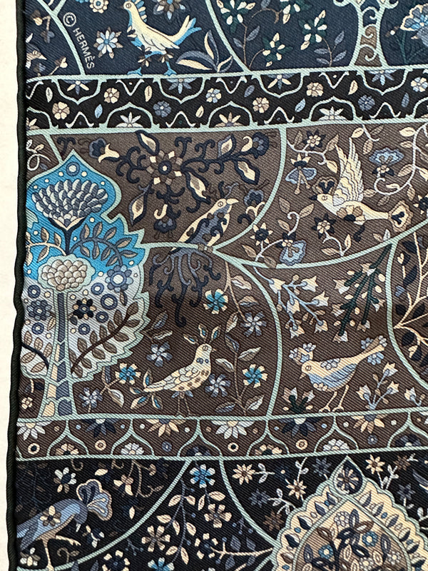 Hermès "Au Pays des Oiseaux Fleurs" Scarf 45