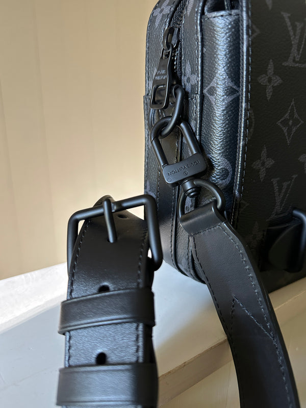 Louis Vuitton Steamer Messenger