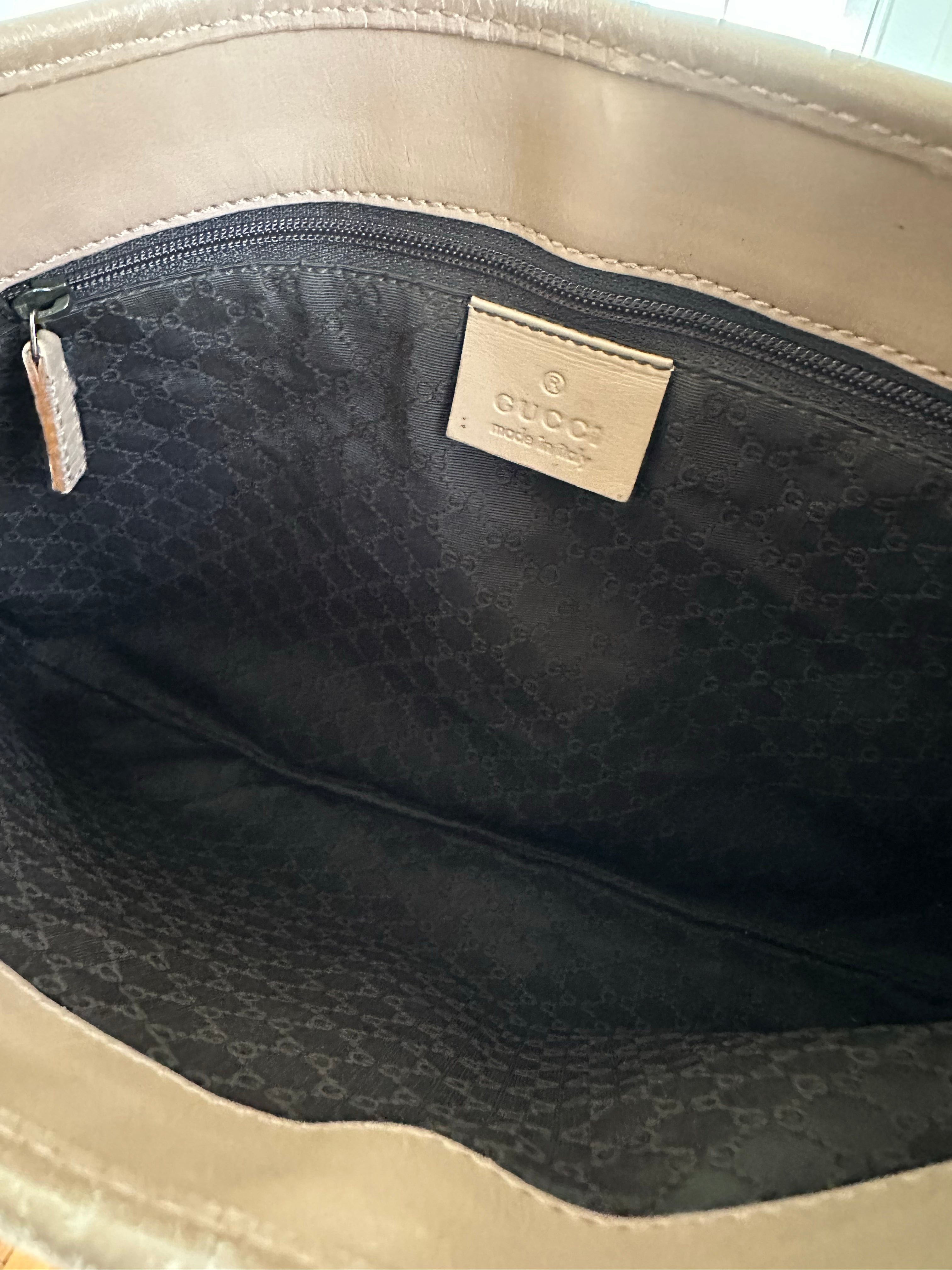 Gucci Suede Jackie O Bouvier Bag Interior